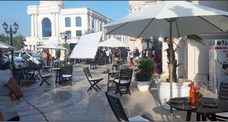 Neha Kakkar and Guru Randhawa spotted shooting a song at Omaxe World Street
